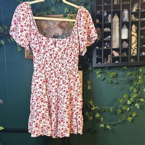 Early Picnic Bloom Dress - Red & Green Floral Vines